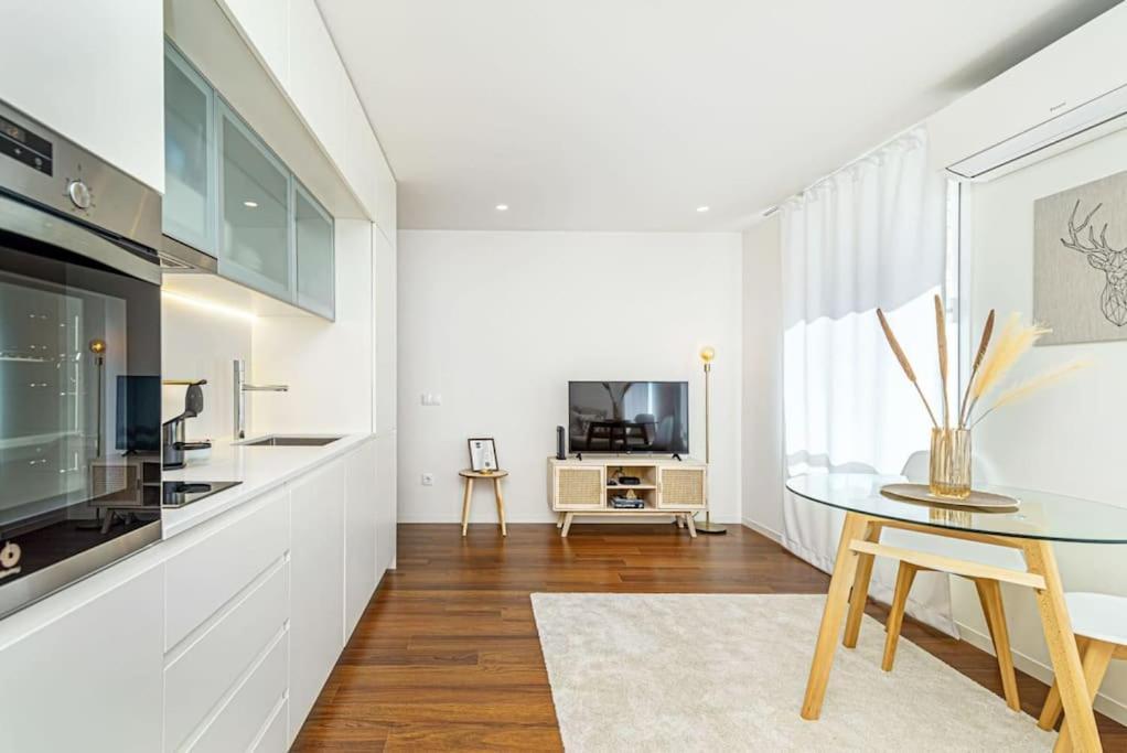 Bombarda Apartments VII By Innkeeper Порто Екстериор снимка
