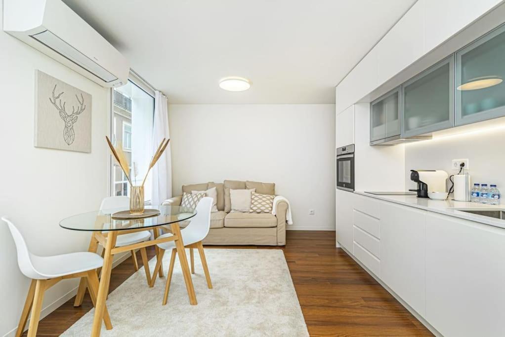 Bombarda Apartments VII By Innkeeper Порто Екстериор снимка